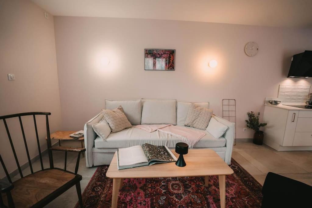 Maison Privee, 2 Ch. 6 Pers. 5 Min Gare, Parking Besancon Exterior photo